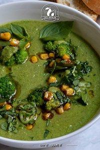Brokkoli-cremesuppe mit cashewnüssen: eine grüne köstlichkeit für körper und seele