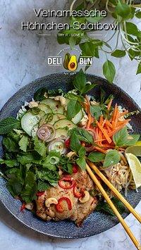 Leckere vietnamesische Hühnchen-Salat-Bowl