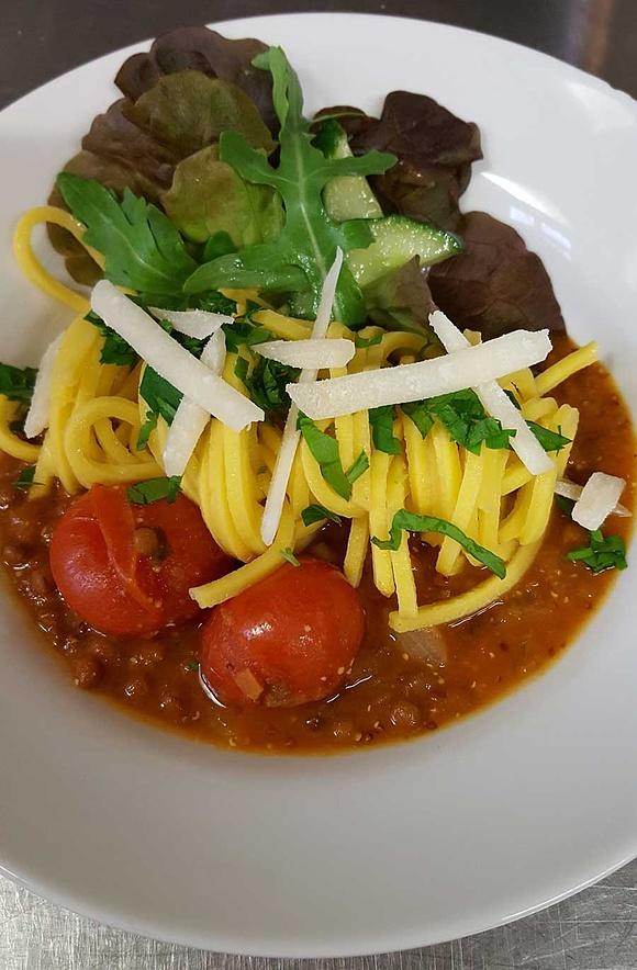 Pasta mit Zwiebel senf linsen