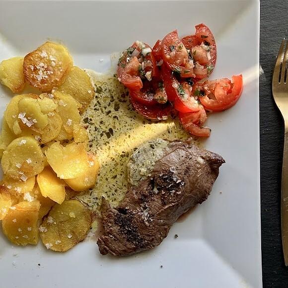 Filetsteak mit Bratkartoffeln