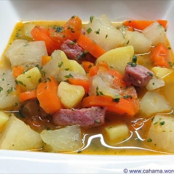 Kohlrabi-Karotten-Eintopf mit Salsicce
