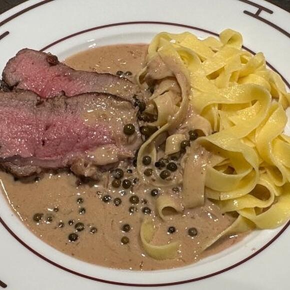 Kalbsnierenstück mit Pfefferrahmsauce