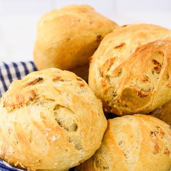 Zwiebelbrötchen selber backen