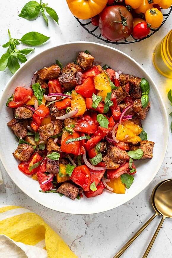 Italienischer Brotsalat Panzanella
