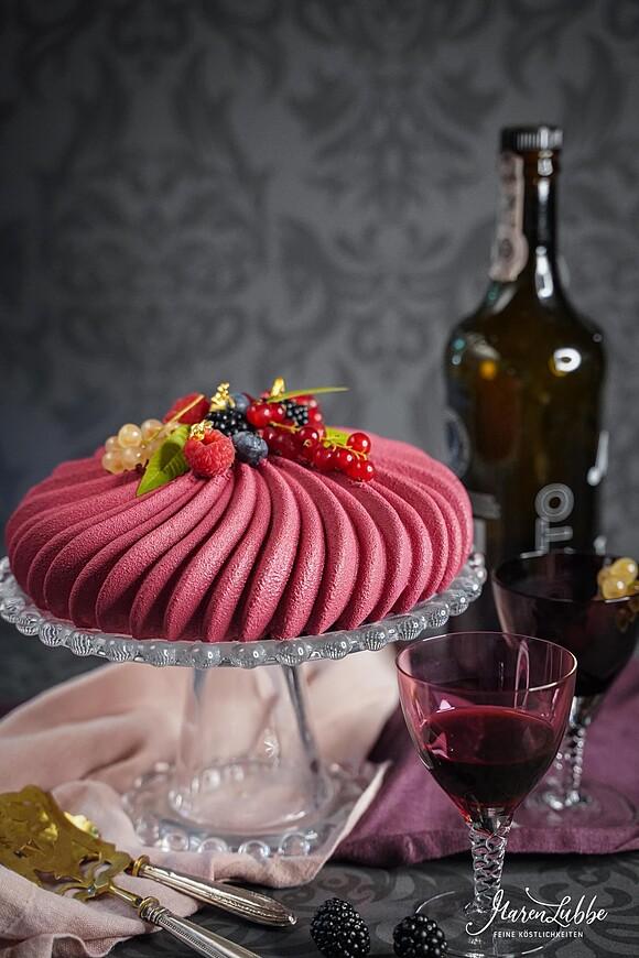Beerentorte mit Portwein und Zimt