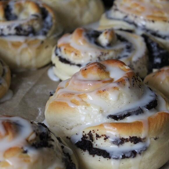 Mohnschnecken: locker wie wattewolken mit zitronenglasur