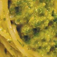 Knoblauch-Petersilien-Pesto auf Pasta