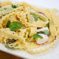 Pasta mit Sardellen und Zitrone