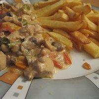 Rahmgeschnetzeltes mit Champignons und Paprika