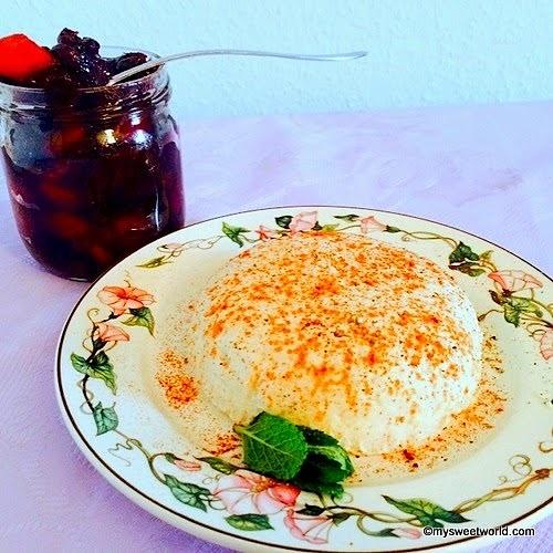 Cashew Mozzarella mit Cranberry-Apfel-Chutney