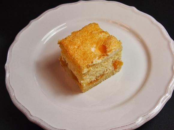 Käse-Pfirsichkuchen mit Baiserhaube