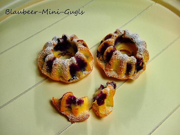 Mini-Gugls mit Blaubeeren