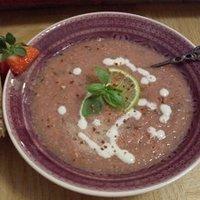 Gurken-Erdbeercremesuppe (vegan)