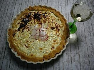 Käsequiche mit Radieschen