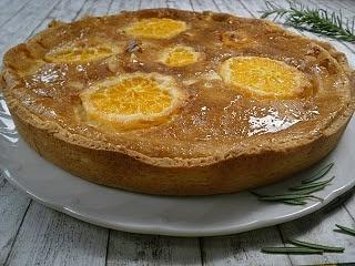 Orangen-Rosmarin-Tarte mit weißer Schokolade