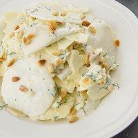 Mairübchen mit Apfel, frischem Dill und Pinienkerne