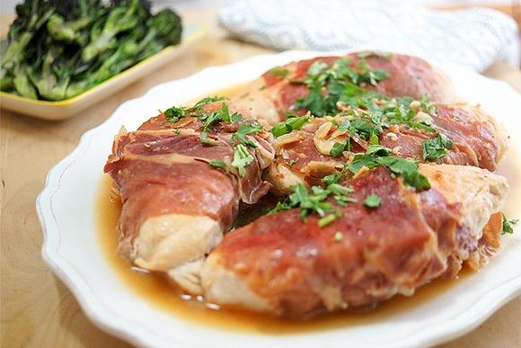 Hühnerbrust in parmaschinken mit zitrone und salbei