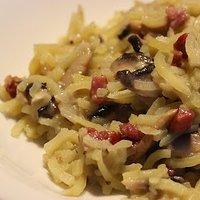 Kartoffelspaghetti mit Parmesan-Champignon-Soße