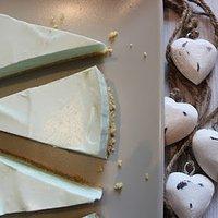 Frischkäse-Waldmeister-Torte