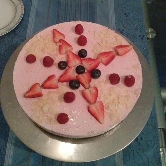 Gesunde Erdbeer-Joghurt Torte