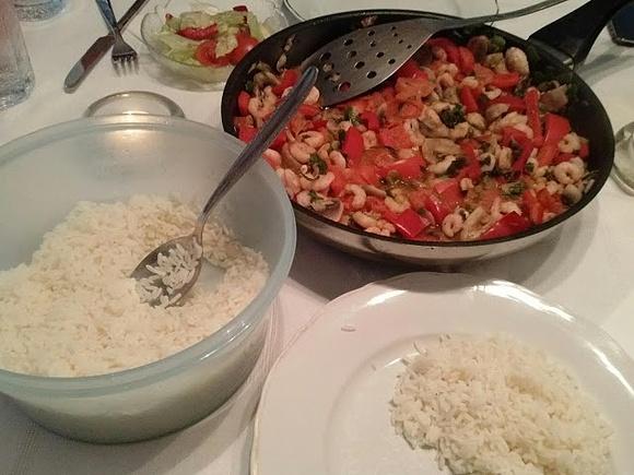 Scampi Gemüsepfanne mit Reis