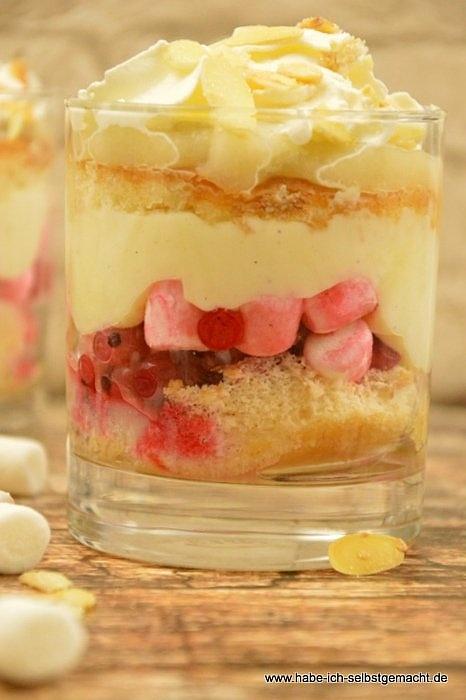 Schicht birnen dessert im glas oder der beere steiniger weg