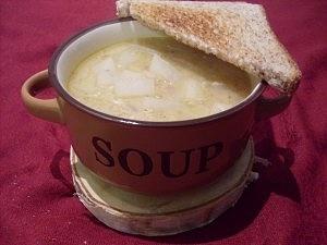 Kohlrabi-Hack-Suppe (vegan)