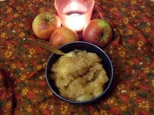 Apfelmus mit Rosinen vegan