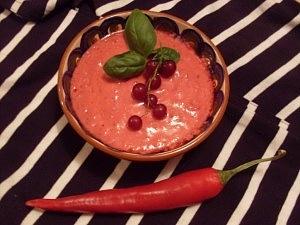 Johannisbeer-Chili-Basilikum Dip