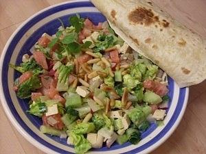Sommersalat mit Naturtofu und Wassermelone
