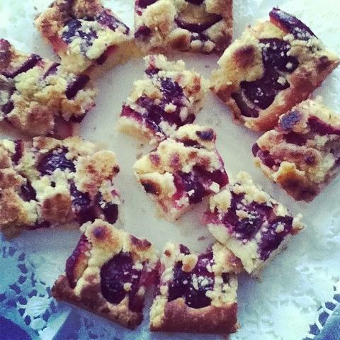 Saftiger Pflaumenkuchen mit Streuseln