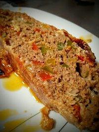 Saftiger Hackbraten mit Paprika und Käse