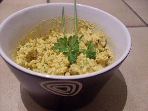 Veganer Tofu-Nudelsalat im EierSalat-Style