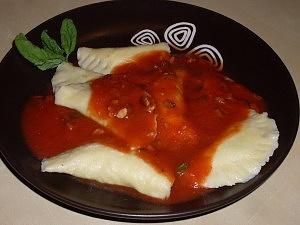 Ravioli mit Champignon-Haselnuss-Füllung