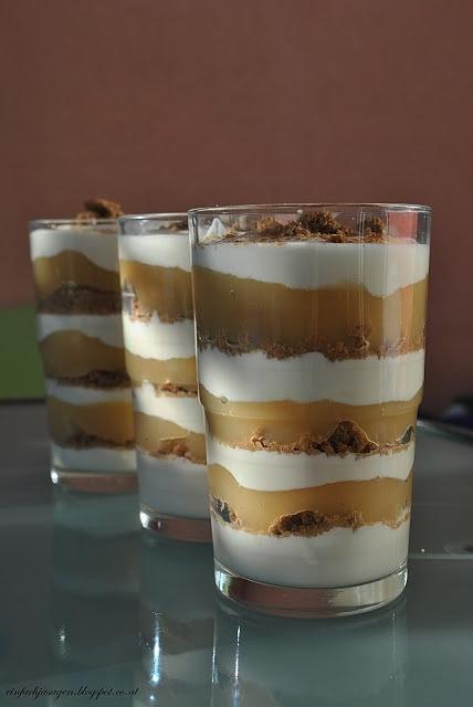 Schichtdessert im Glas