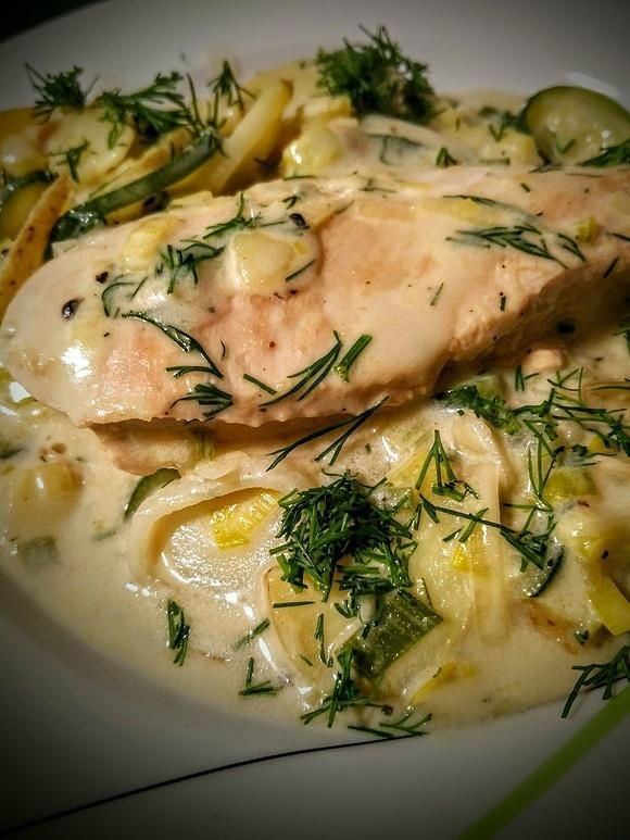 Kartoffeleintopf mit Hähnchenbrust und Dill