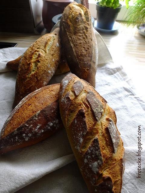 Mediterranes Landbrot mit Bärlauch