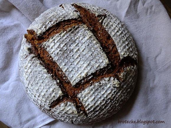 Nussiges Sonnenblumenkerne-Leinsamenbrot