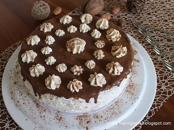 Zwetschgentorte mit Zimt-Biskuit und Quark-Sahne
