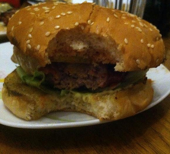 Klassischer Cheeseburger