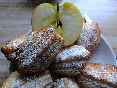 Apfel-Madeleines gebacken