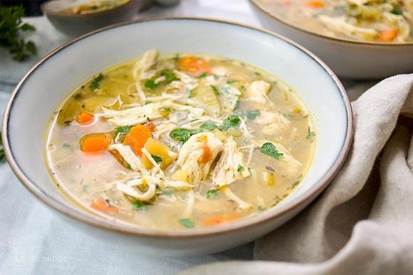 Hühnersuppe mit Kartoffeln