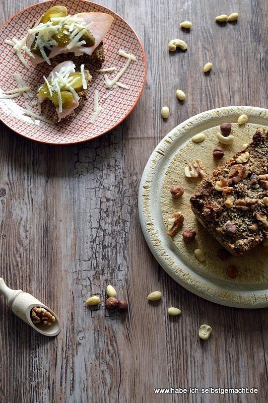 Leichtes low carb nussbrot