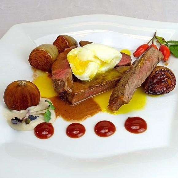 Fledermaus mit hagebutte, maintal, schalotte und ei