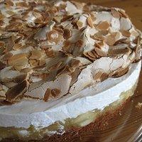 Apfel-Torte mit Baiserhaube