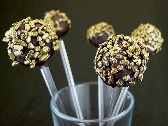 Schokokuchen als Lolli zum Dessert