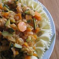 Farfalle mit Zucchini-Gemüse