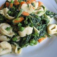 Tortellini mit Gemüse-Käse-Sauce