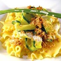 Zucchini-Nudeln an Zitronensauce
