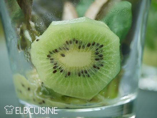 Lieblingsblattsalat mit Zitronigen Kiwi-Dressing